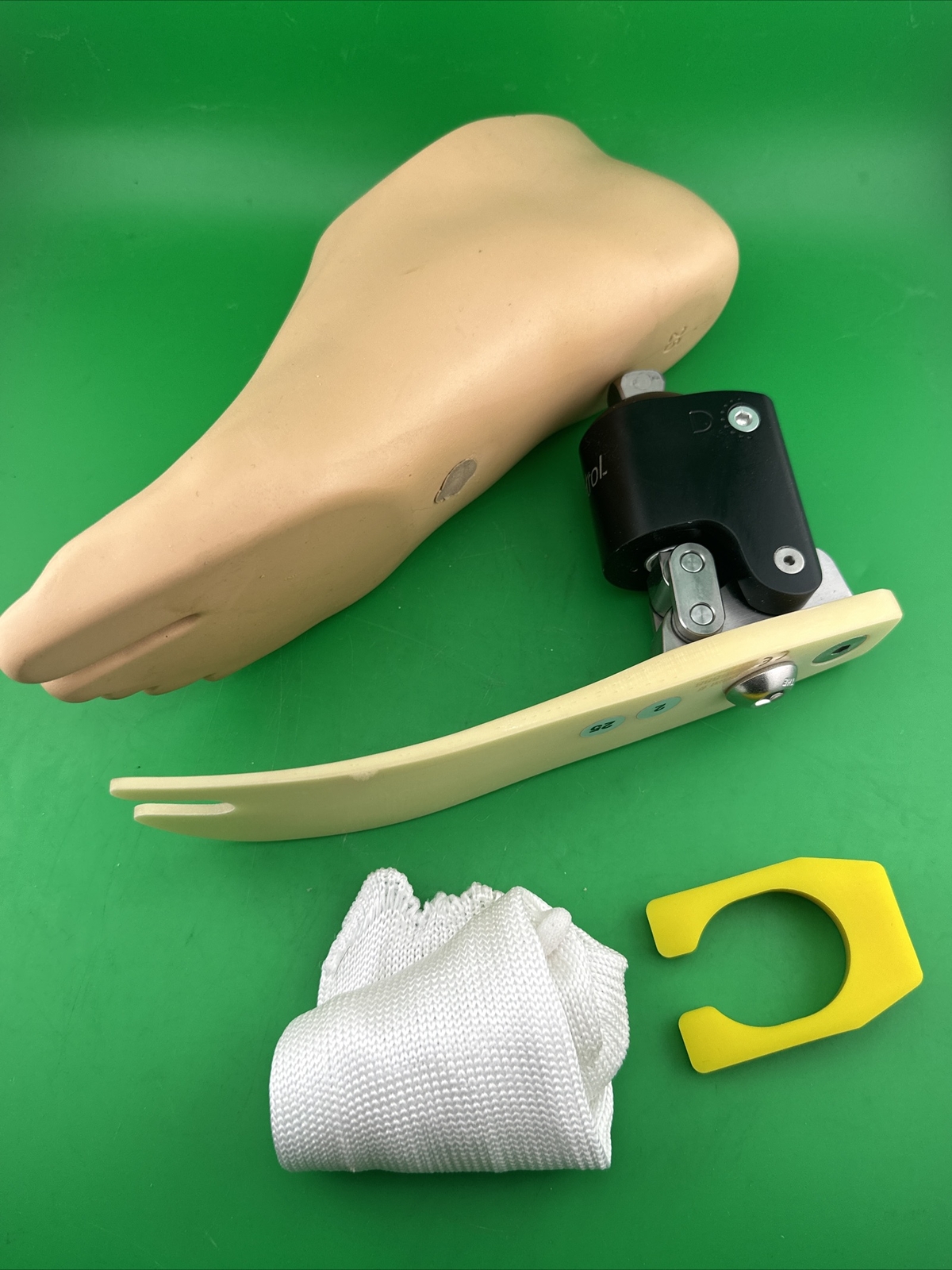 Otto Bock Freedom Kintrol Hydraulic Ankle Prosthetic Foot. Size 25. Category 2.