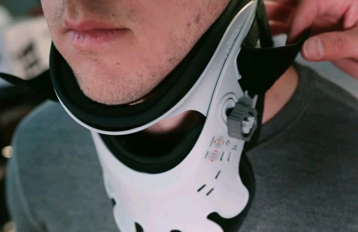 New McKesson EZ Collar 80 Universal Adjustable Rigid Cervical Collar Neck Brace