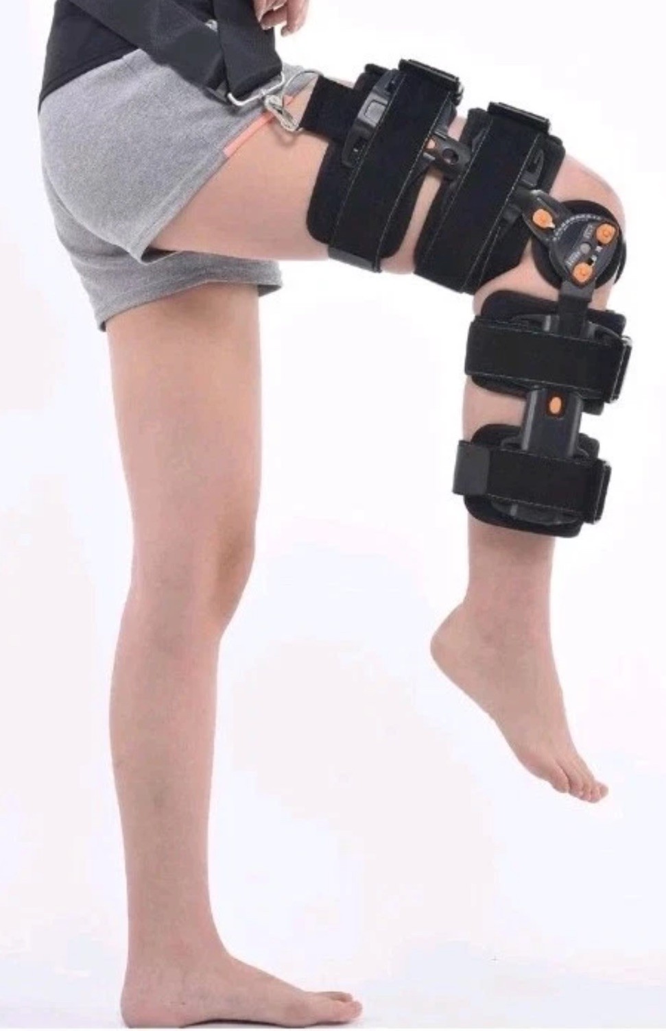 Hinged/ Locking ROM Knee Brace, 18″L Adjustable Thigh /Calf. Post Op 2863M