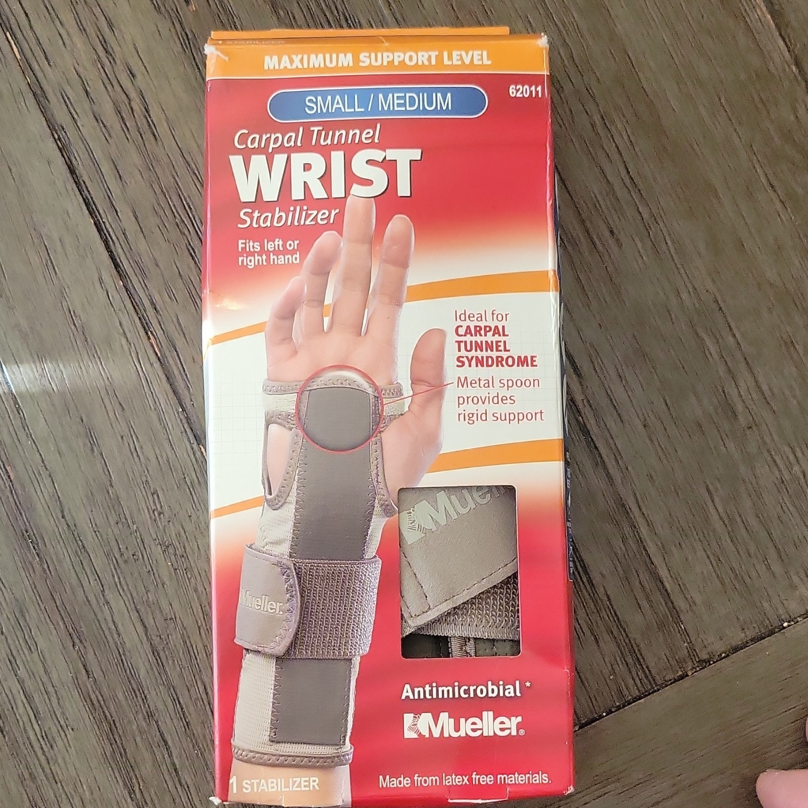 Mueller Carpal Tunnel Wrist Stabilizer Brace S/M Gray Antimicrobial 62011