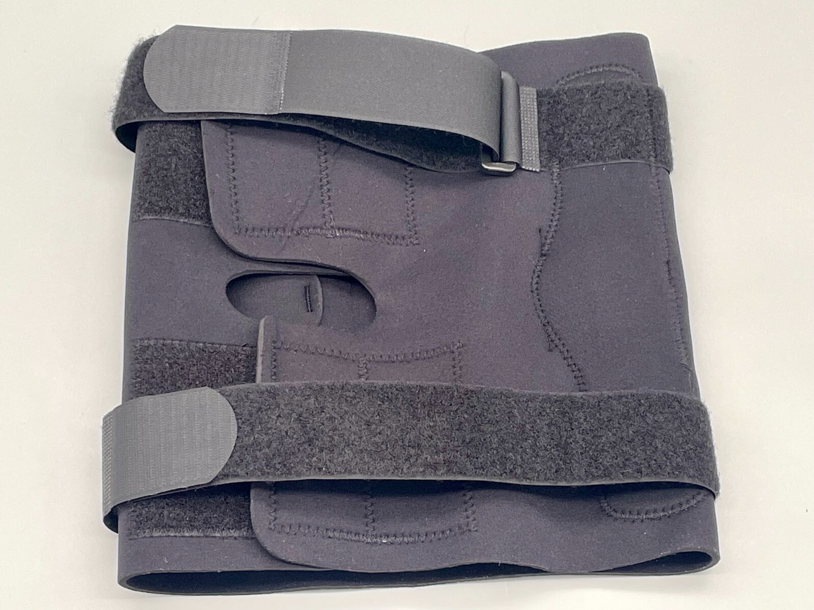 2X Large Neoprene Hinged Knee Brace Orthosis, With Front Closure. NEW.