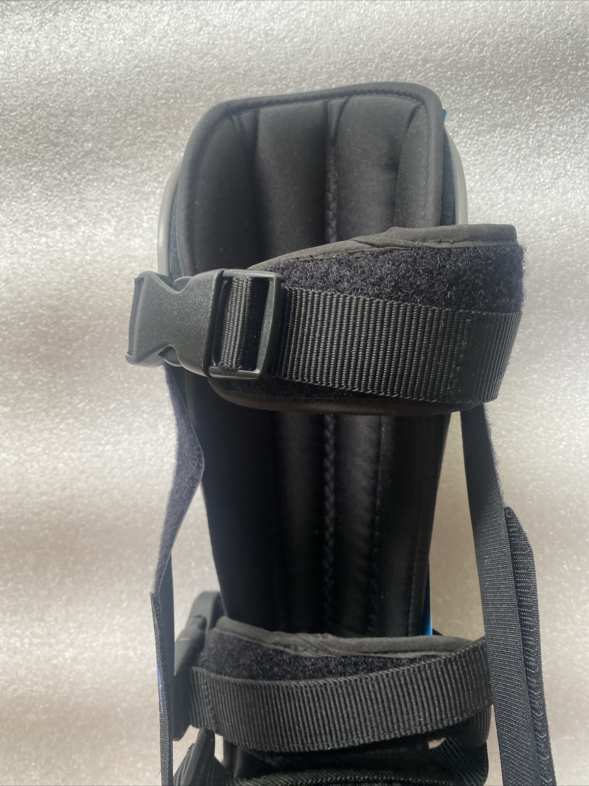 United Ortho Air Stabilizer Ankle Walker Fracture Boot, Medium -NEW