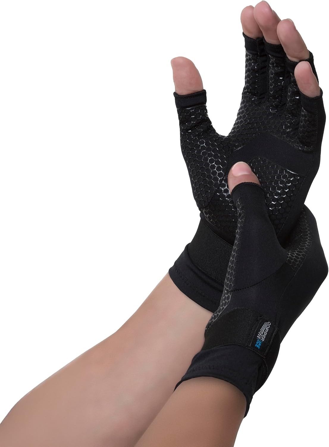 Copper Fit ICE Compression Gloves Infused with Menthol and Coq10 for Recovery, B