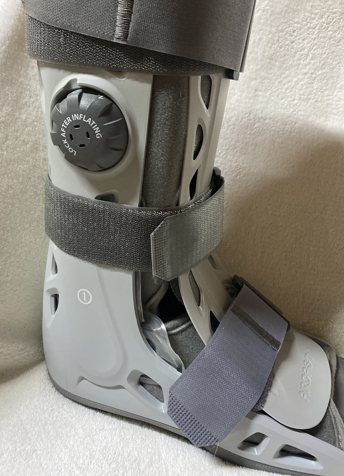 Aircast Airselect Recovery Boot Size Medium Walker Brace Semi Rigid Shell