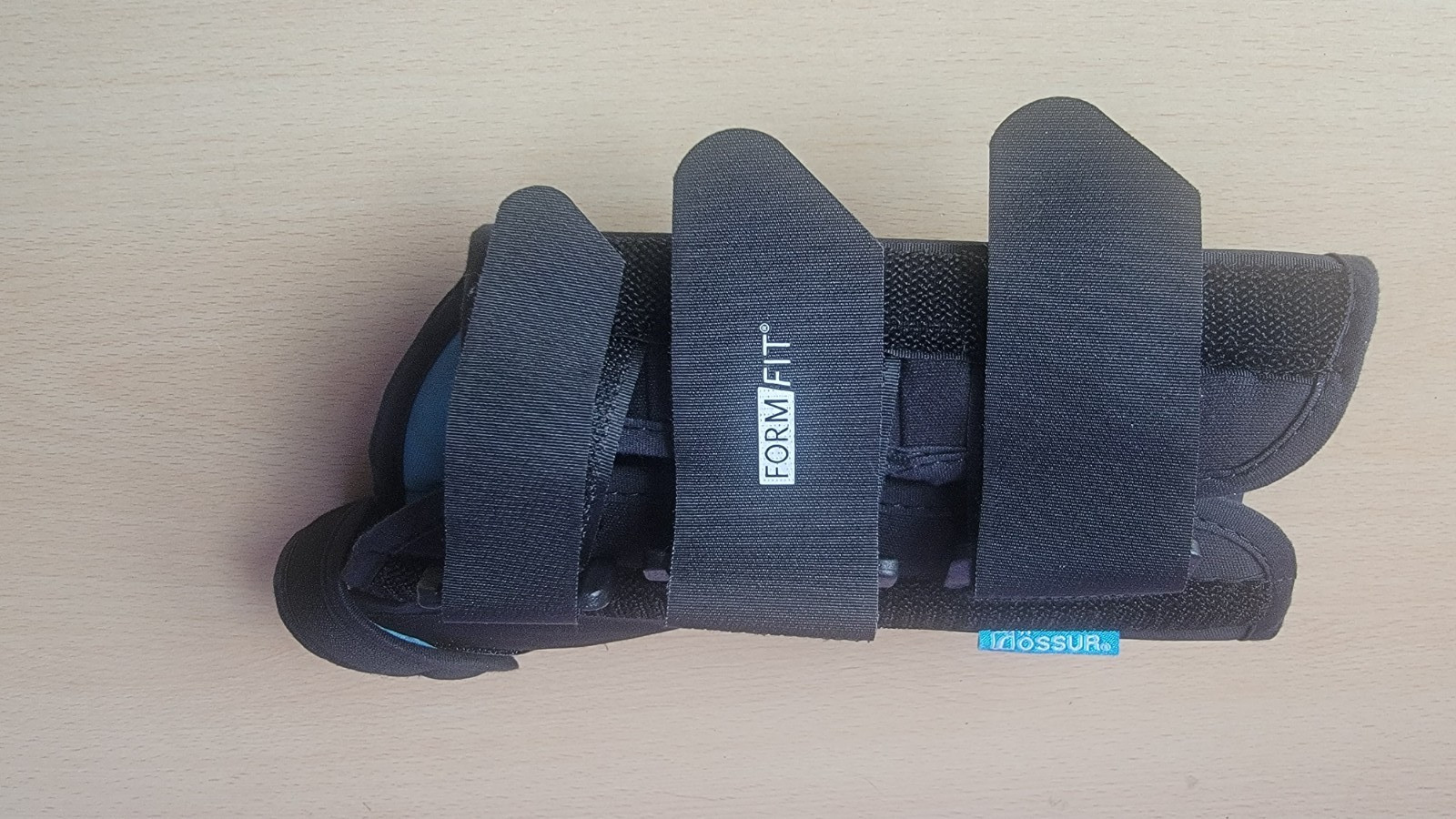 Ossur Formfit 8″ Wrist Brace – Tendonitis, Carpal Tunnel, Soft Tissue Injuries