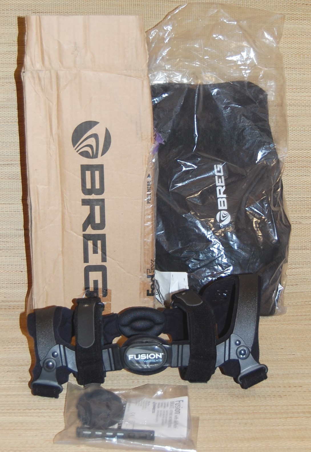 Breg Custom Fusion Women’s Right Knee Brace L1852, L1845 Ligament Protection S #