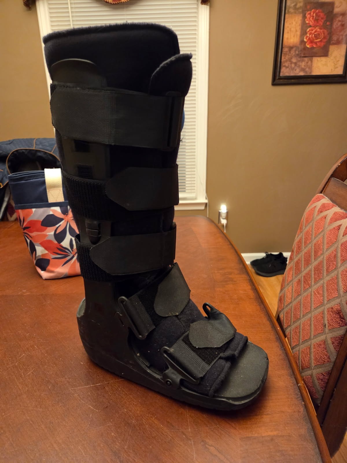 Walker Leg/Foot Brace Equalizer Black Medium by Ossur