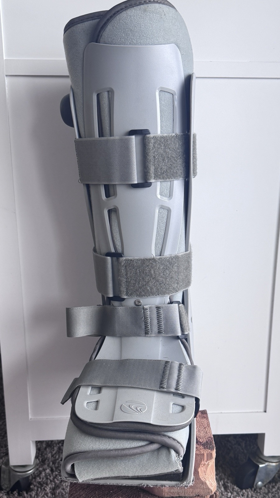 Breg Knee High Square Toe Post-Op Shoes Size Large Foot Brace Boot