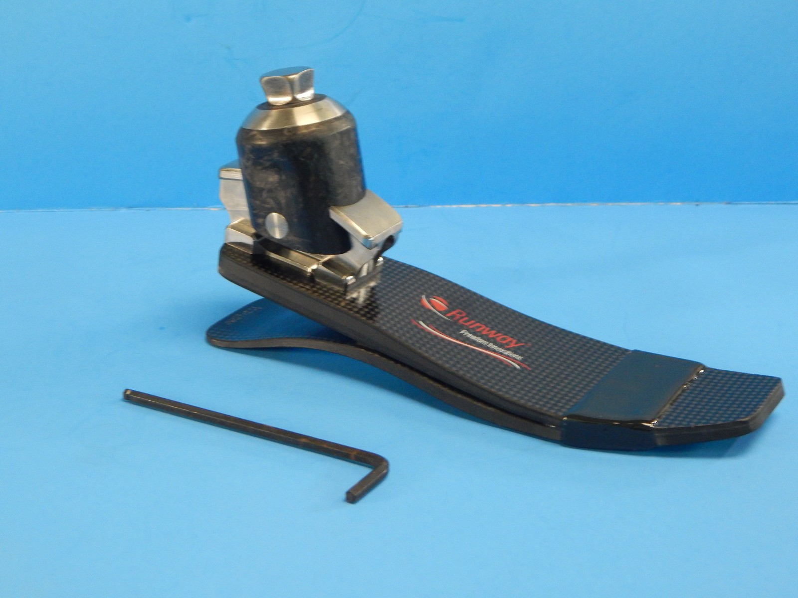 Freedom Runway Carbon Fiber Prosthetic Foot Size 26 Category 4 RIGHT