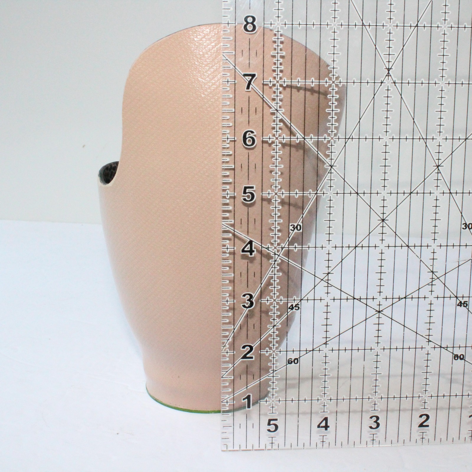 VERY NICE BELOW-KNEE PROSTHETIC SOCKET w/ EVOLUTION VMP-001 DISTAL BASE