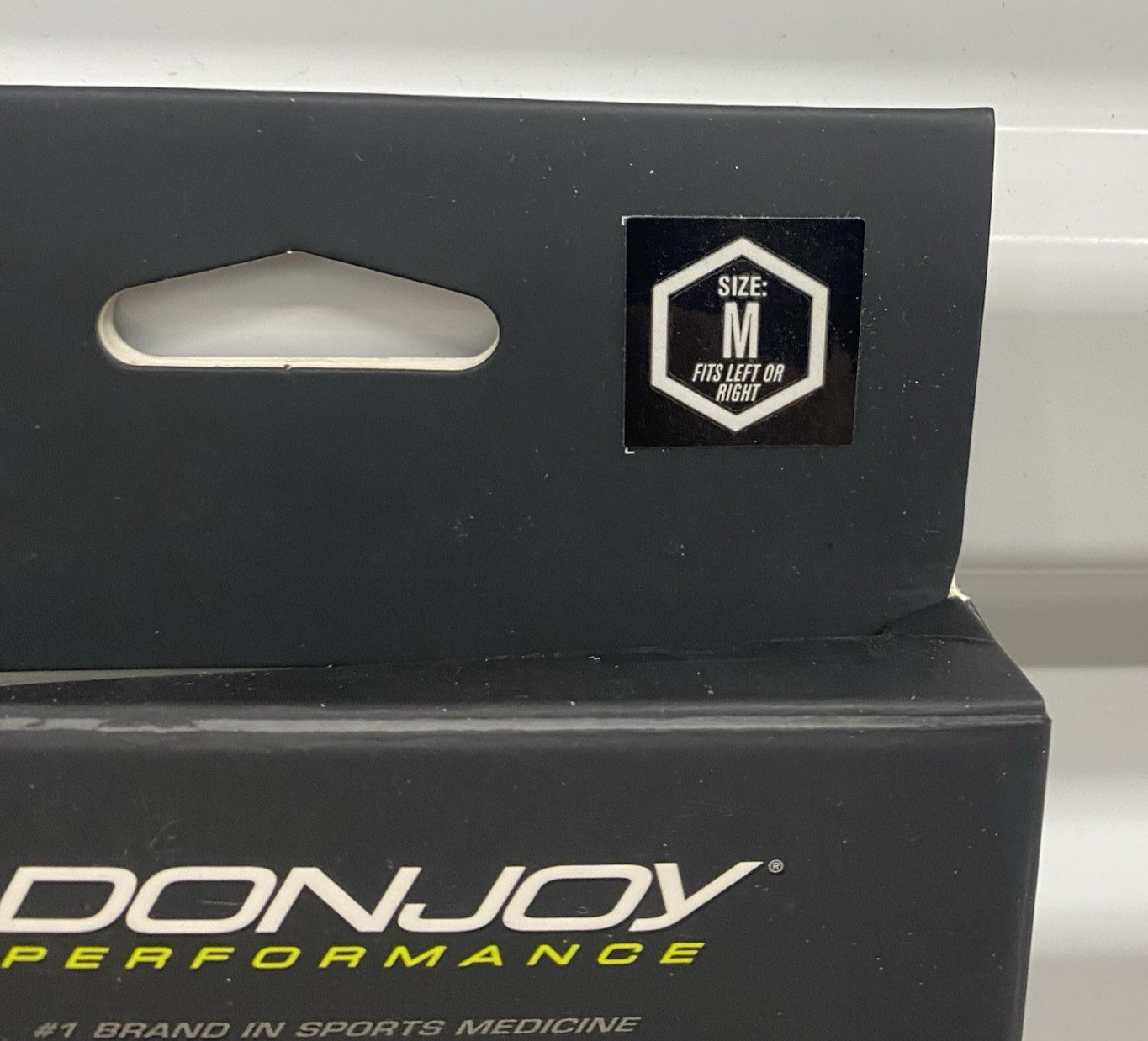 Donjoy Performance Trizone Tennis/Golf Strap Size Medium Brand NEW