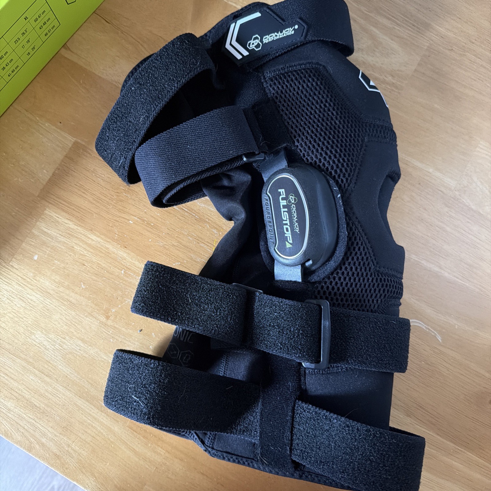 UVG DonJoy Bionic FullStop Knee Brace Performance Support Medium Black*