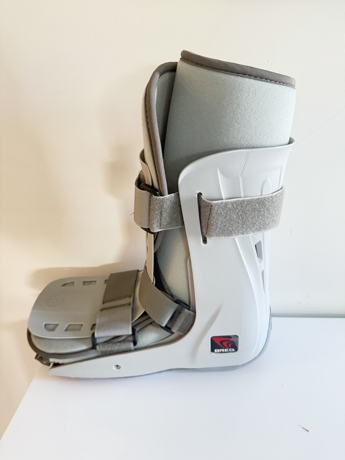 Breg Full Shell Mid Calf Medical Inflatable Walking BootSize XL Fracture Recover