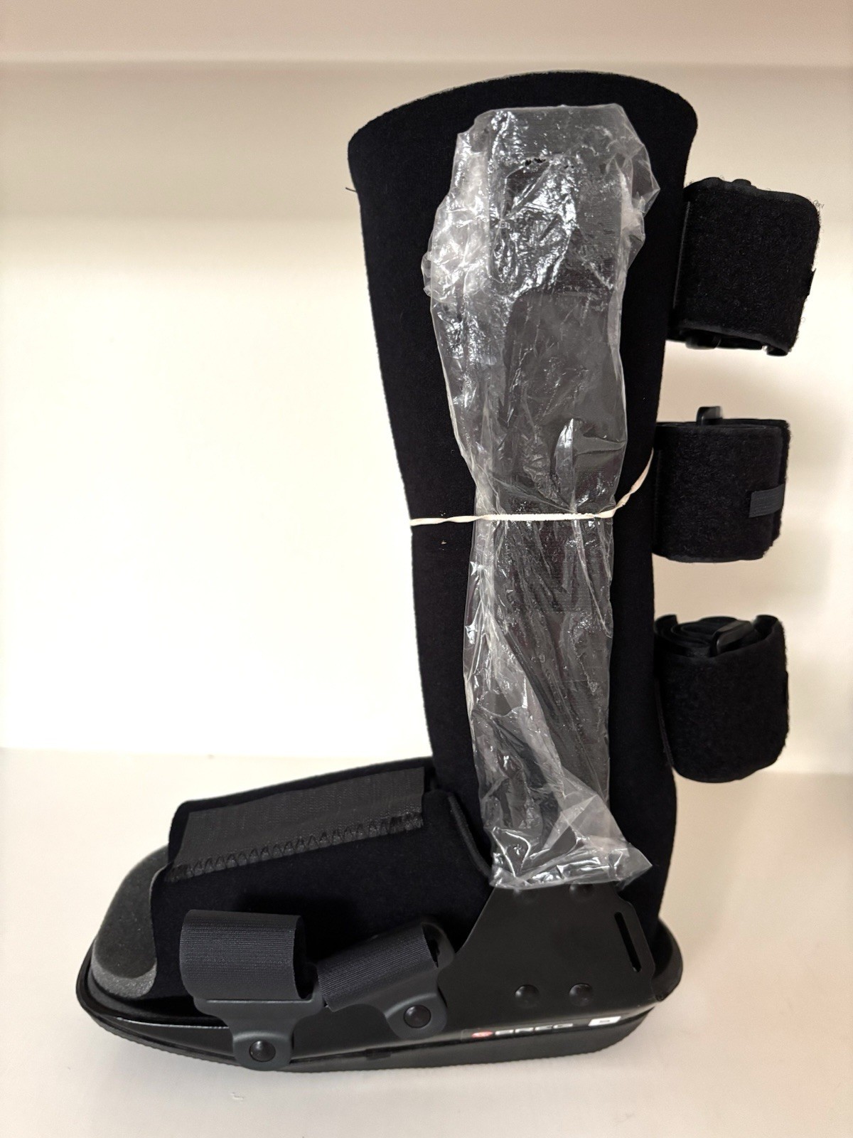 Breg AdjustaFit Walker Boot for Fractures & Recovery – Small – AL053003 – New