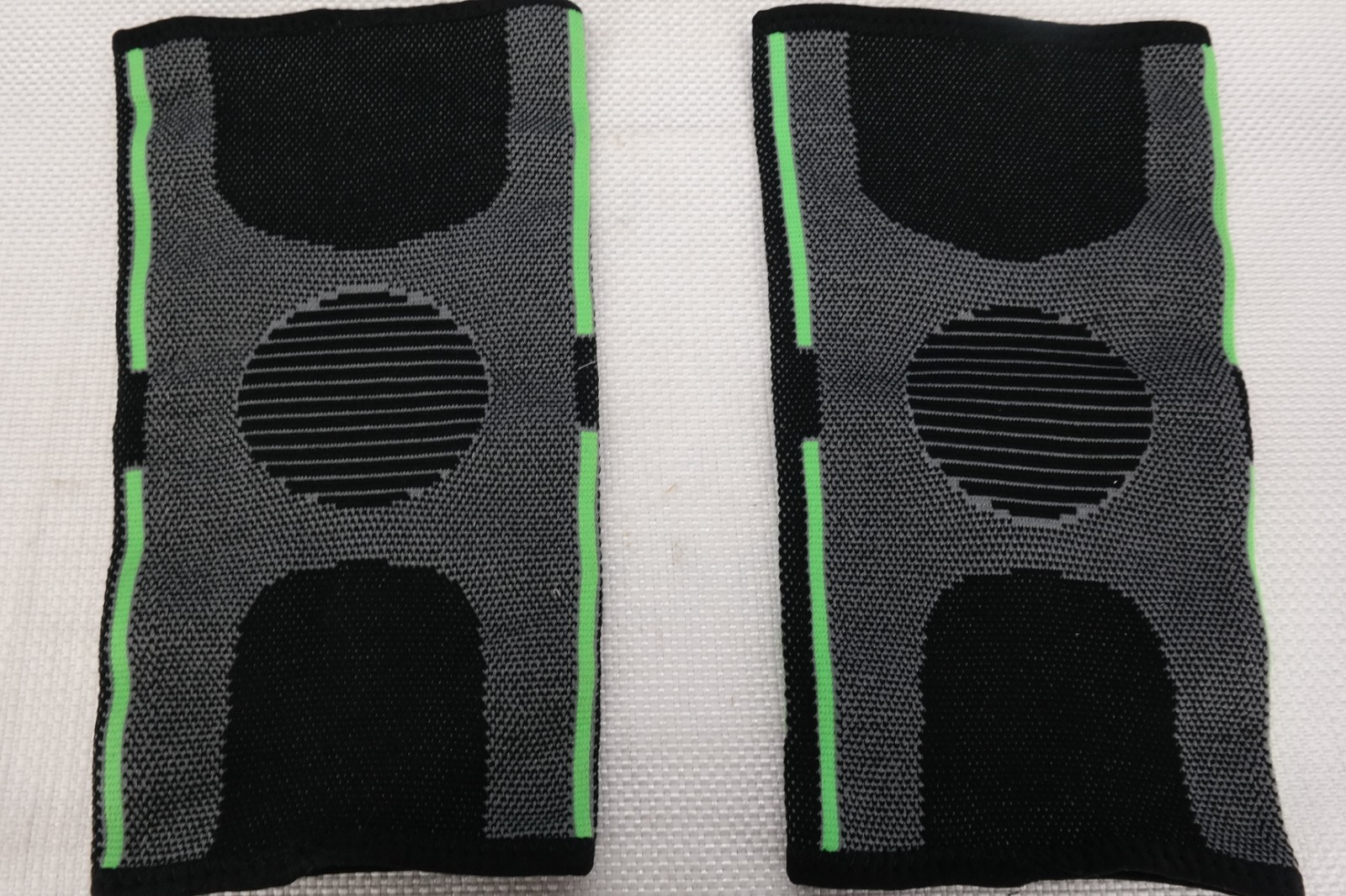 Knee Sleeve Neoprene Material Pain Relief / Black / Green / XL / (2 Pack) TF