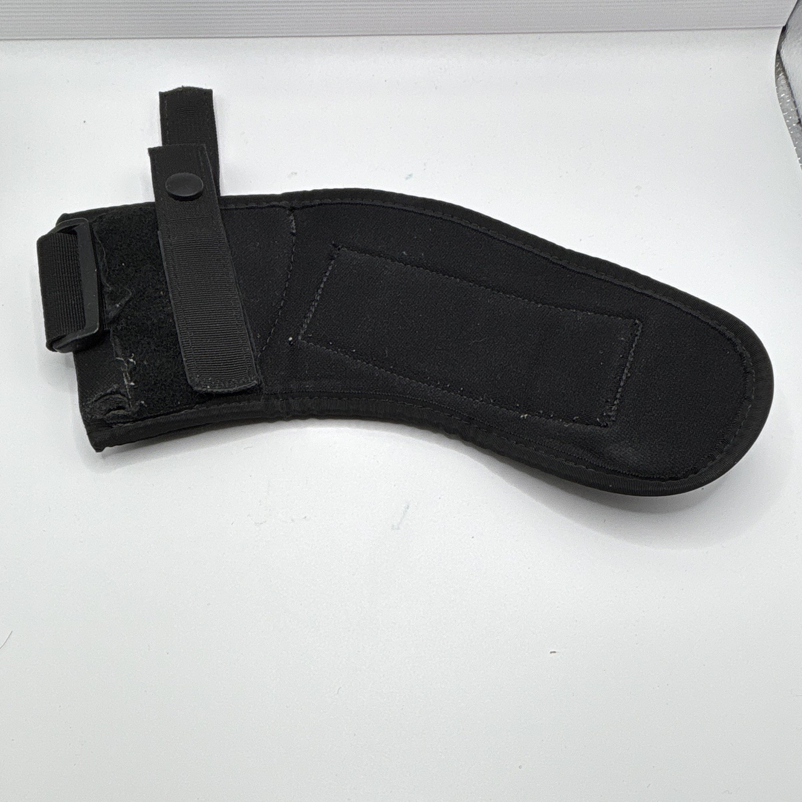Uncle Mike’s Black NylonAdjustable ankle holster for S&W model 642/340 J frame