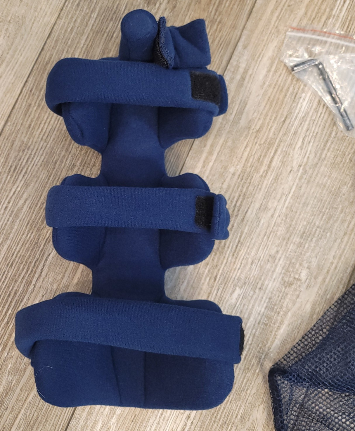 Comfy Splints Rest Hand W/Five Straps Finger Separator Included Adult Universal