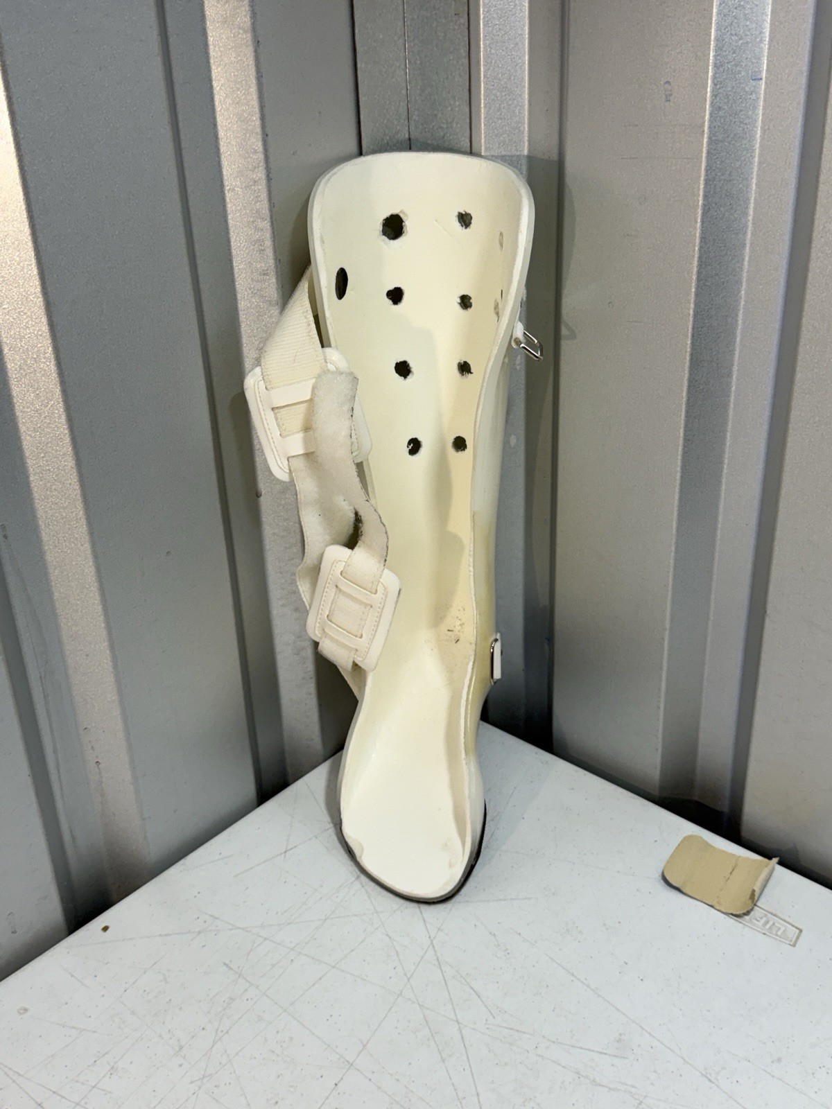 Vintage PTB Prosthetic Leg Shell Below Knee Orthotic Walk Boot Cast 15″