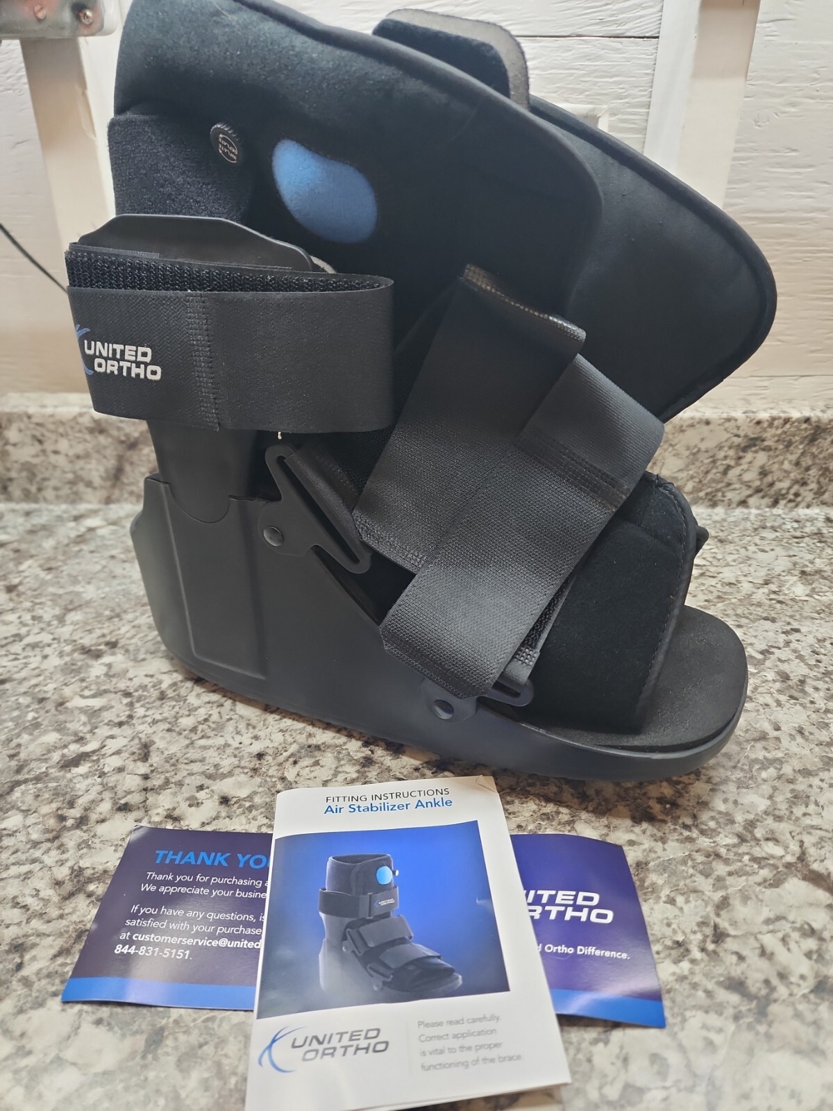 United Ortho Short Air Cam Walker Fracture Boot, Fits Left or Right, Large Black