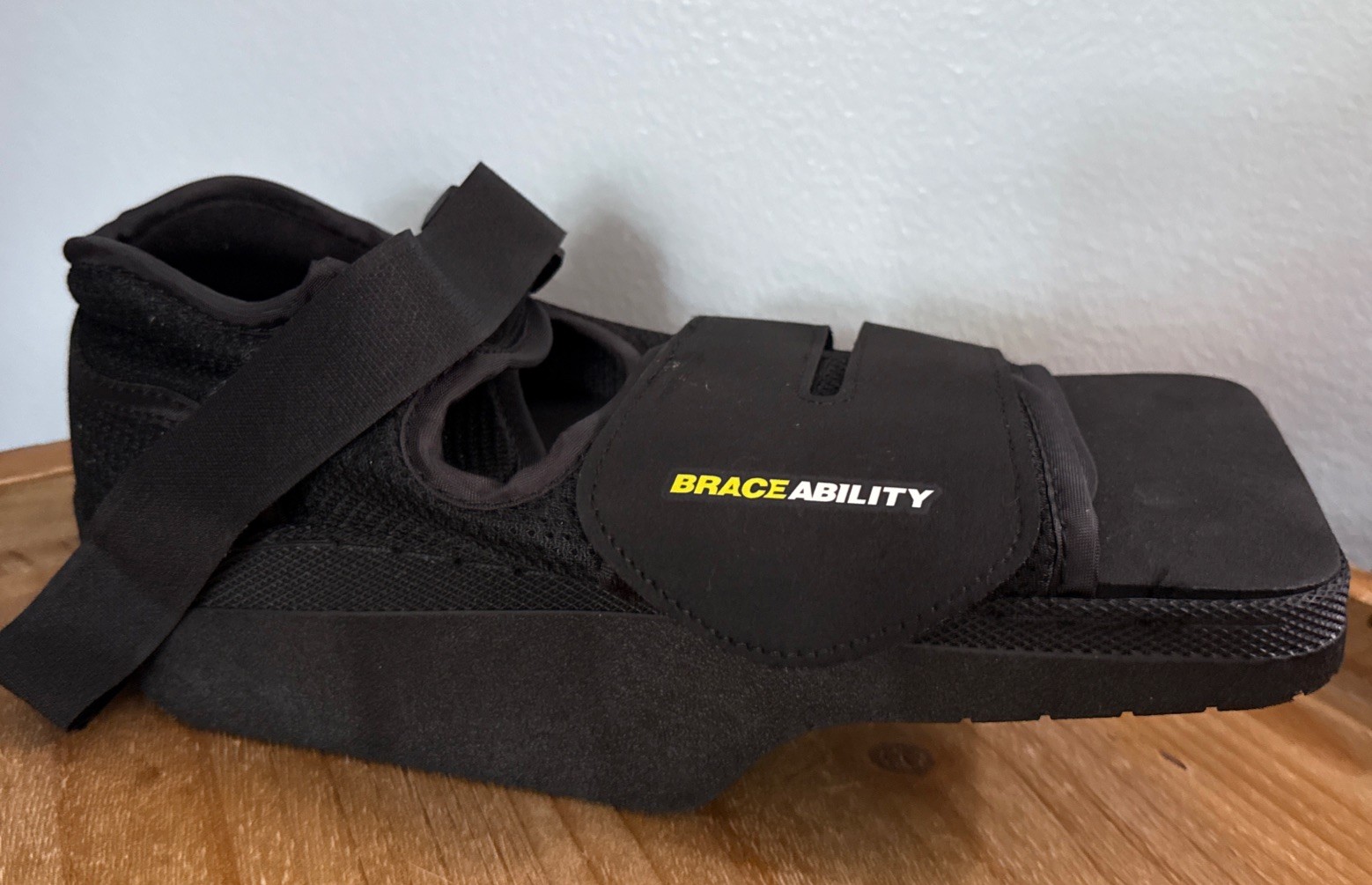 NEW BraceAbility Open Toe Forefoot Offloading Post Op Shoe Wedge Boot Medium