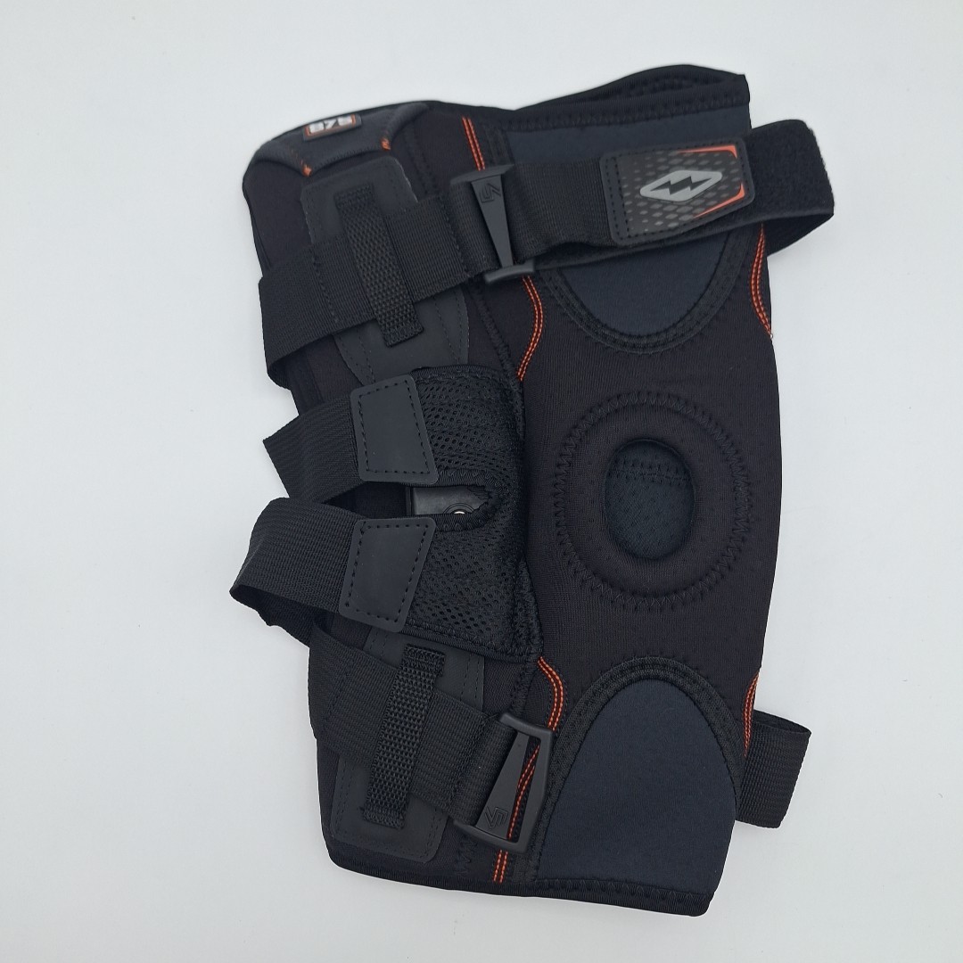 Shock doctor Knee Brace with Bilateral Hinges XL New