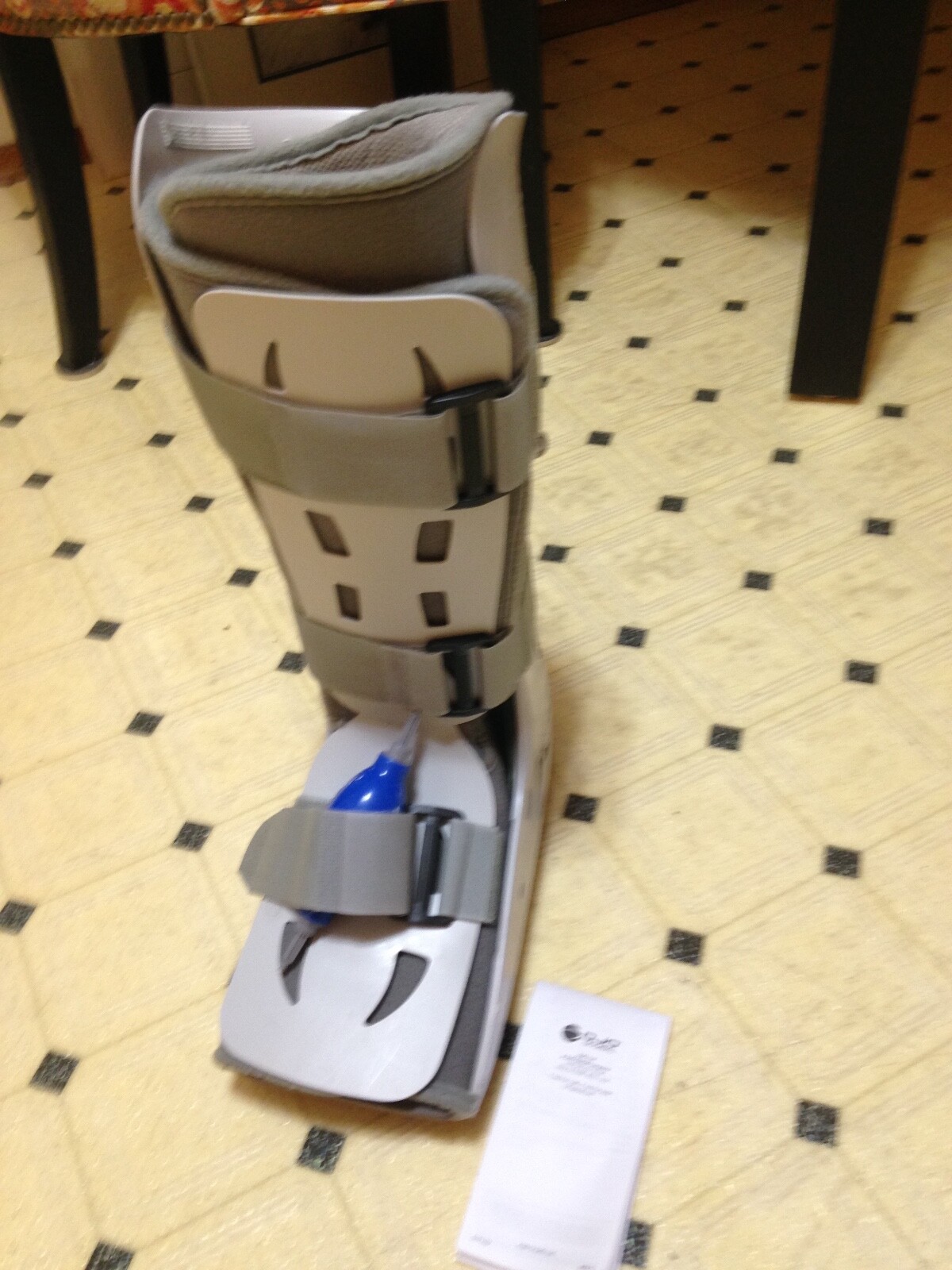 AIRCAST by DJO Global FP WALKER foam pneumatic