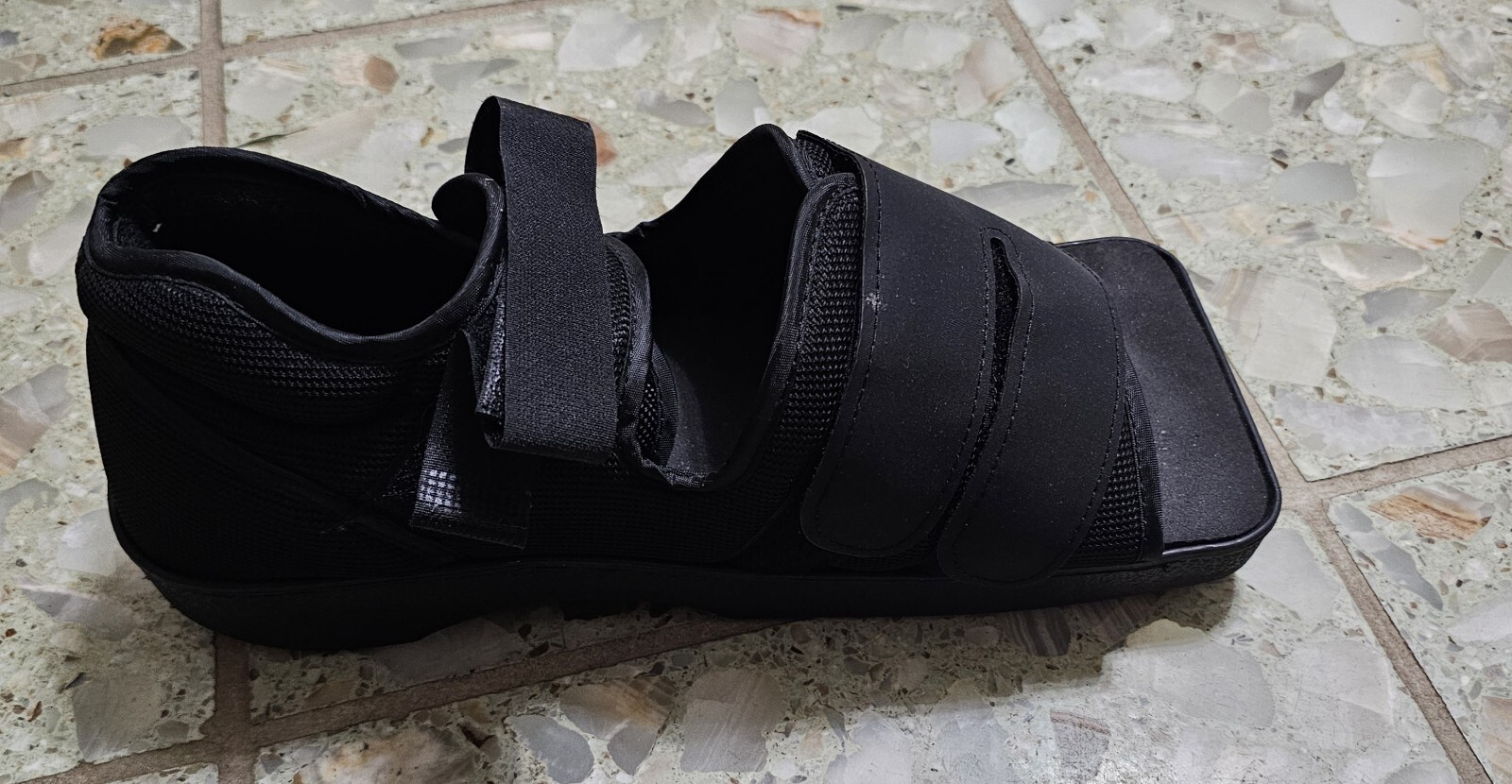 ProCare Squared Toe Post-Op Shoe Size: Large ( Wear on the left or right )