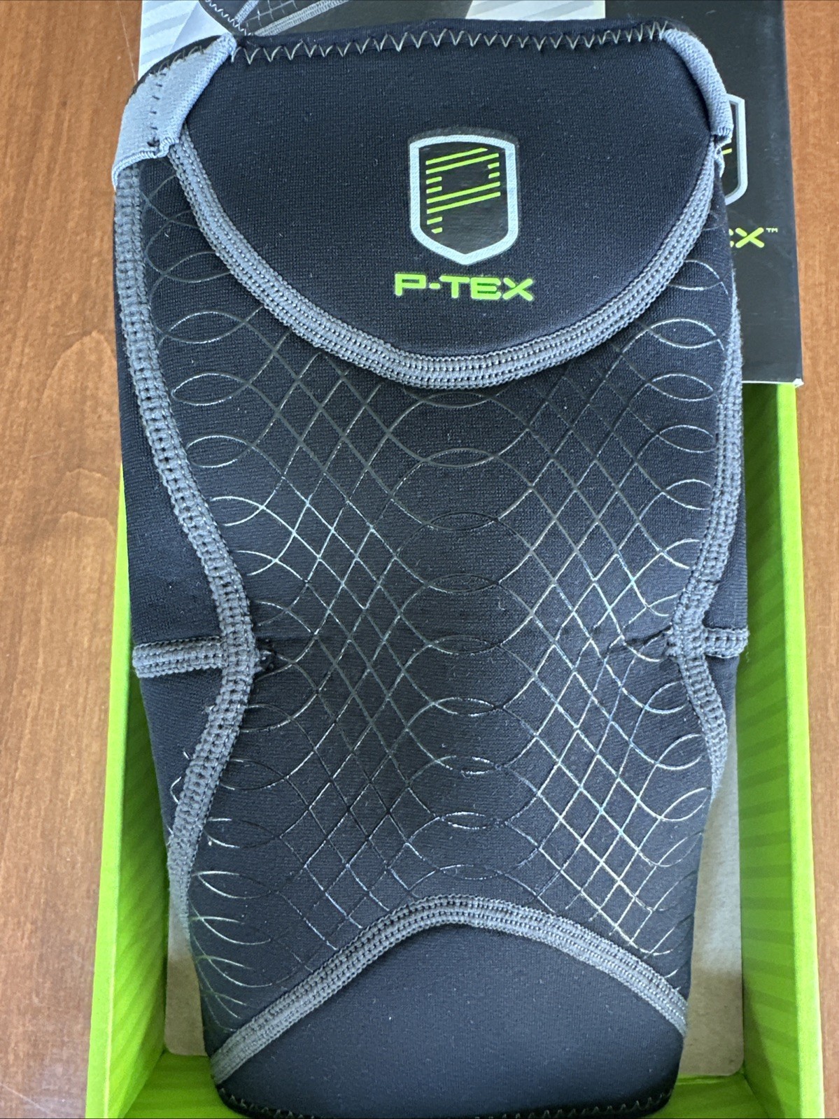 P-TEX PRO CLOSED PATELLA COMPRESSION KNEE SLEEVE *P-TEXK201 *SM*BLACK *NWT