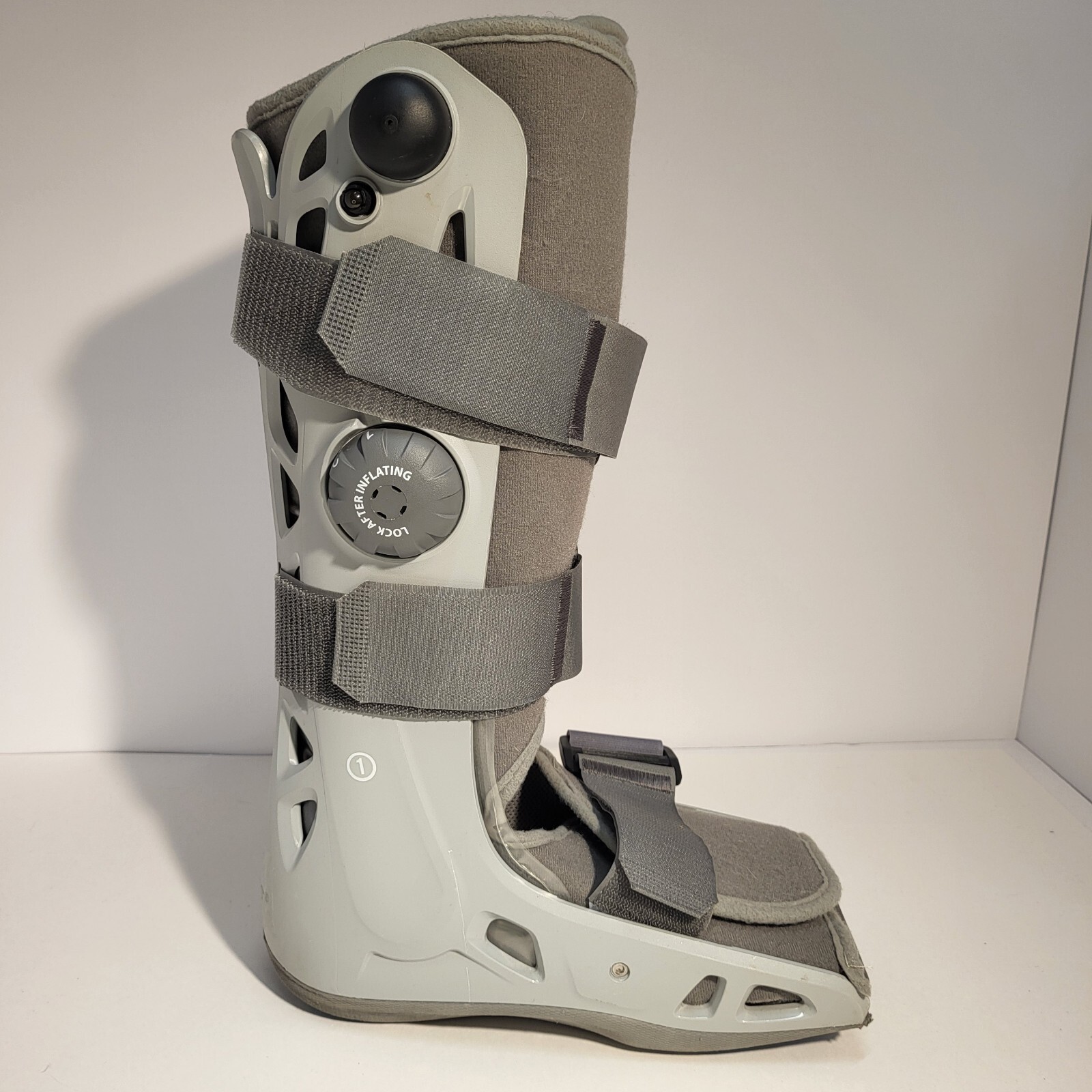 DJO Aircast Airselect Inflatable Walking Boot Medium 16” Tall Softstrike Tech