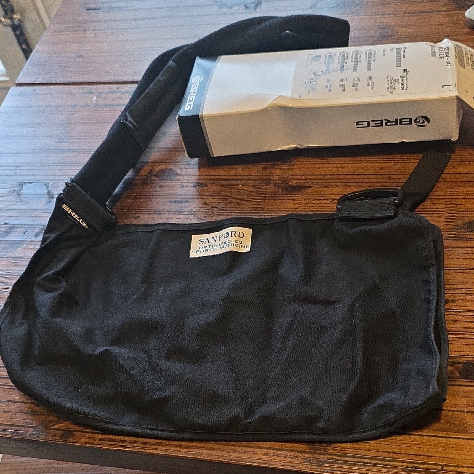 Breg DLX Shoulder Sling Brace Size L Black VP20104-040