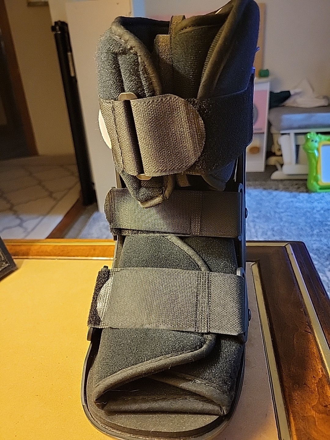 New, Inflatable Air Walking Boot W/ Non-Slip tread Adjustable Straps