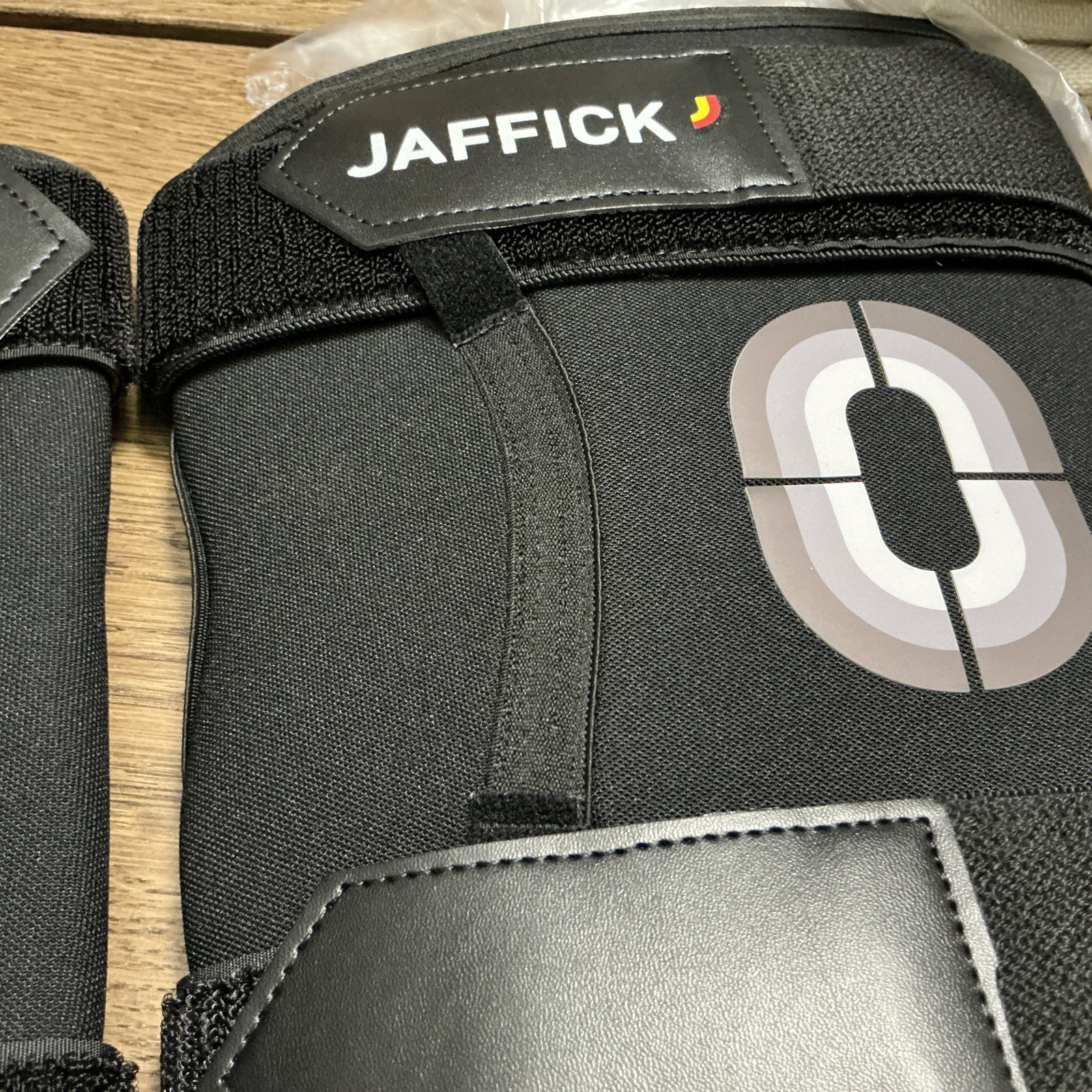 Jaffick Knee Sleeves (1 Pair),Double Layer Compression Braces Black – XL