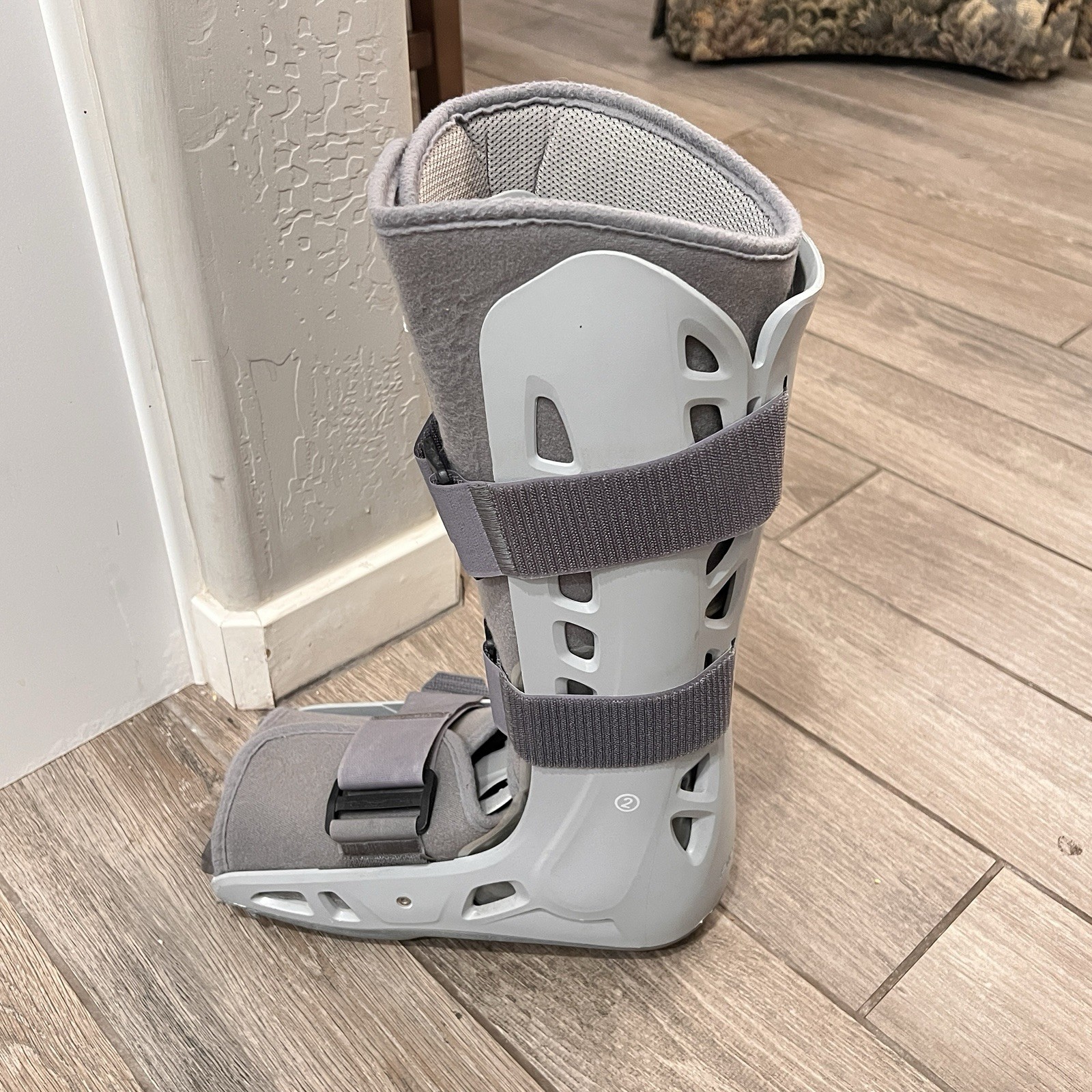 Aircast Adjustable Walking Boot Size 2 L Foot Ankle Cast With Even Up Shoe