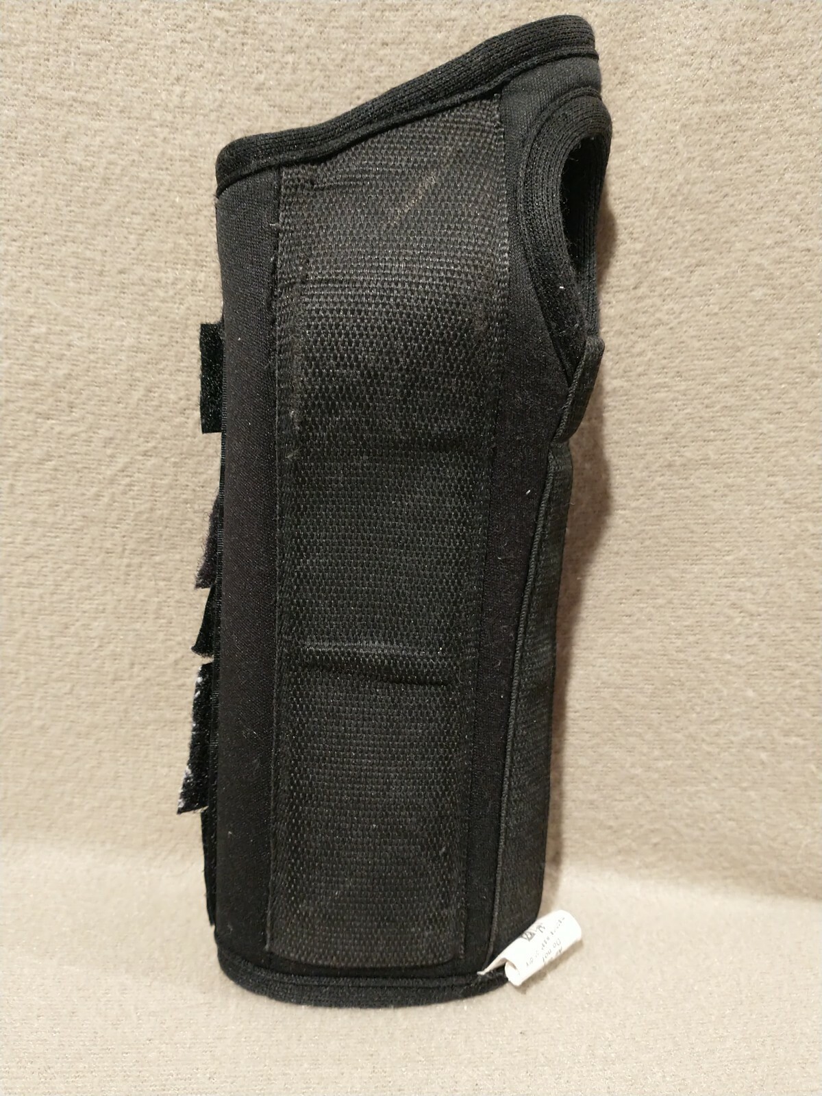 FLA Orthopedics Prolite 9″ Wrist Splint Black Right hand Size Medium