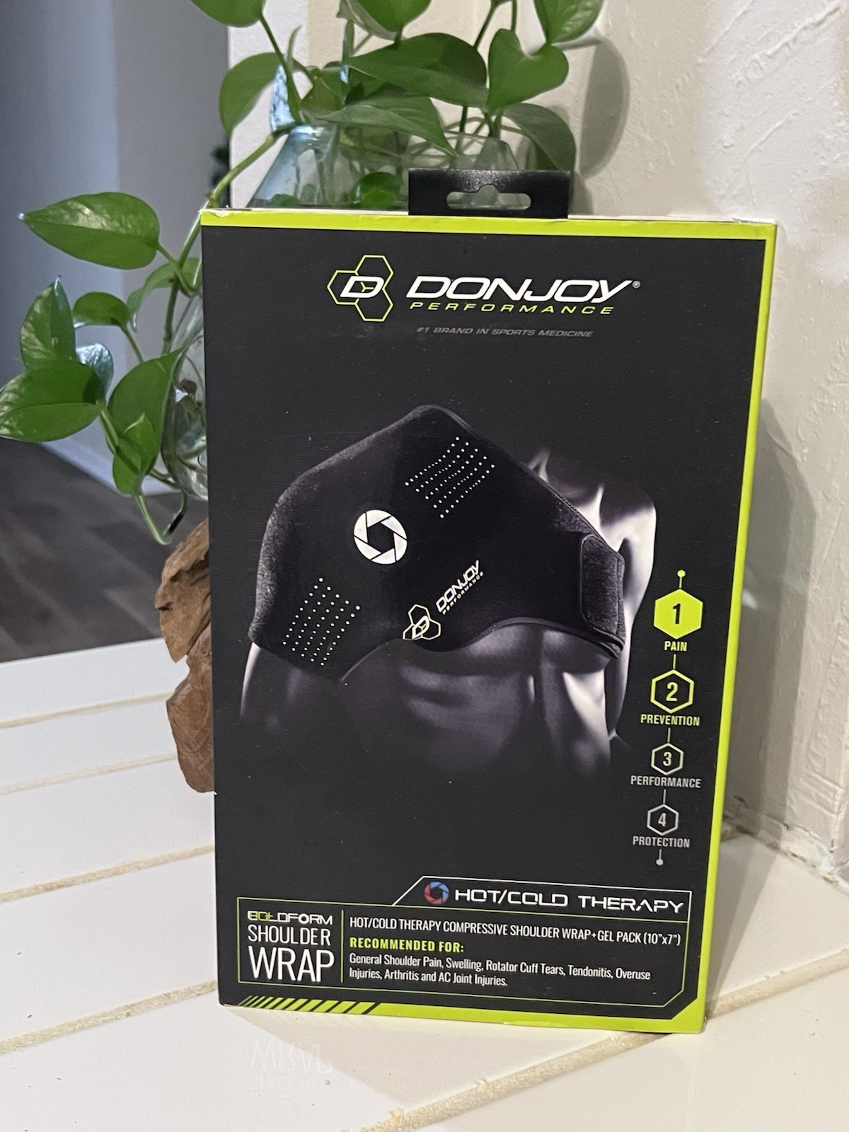 Donjoy Performance Coldform Hot/Cold Therapy Shoulder Wrap + Gel pack (Ice Pad)