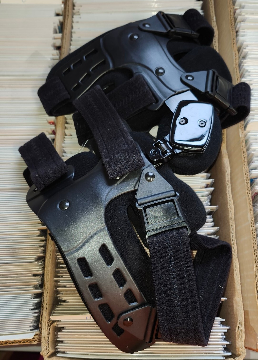 KB-138L The OA Reliever Universal Knee Brace Support Left