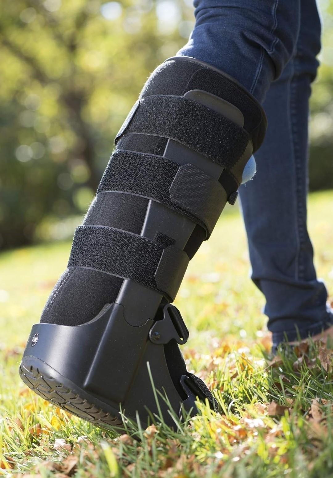 United Ortho Air Cam Walker Fracture Boot, Medium, Black