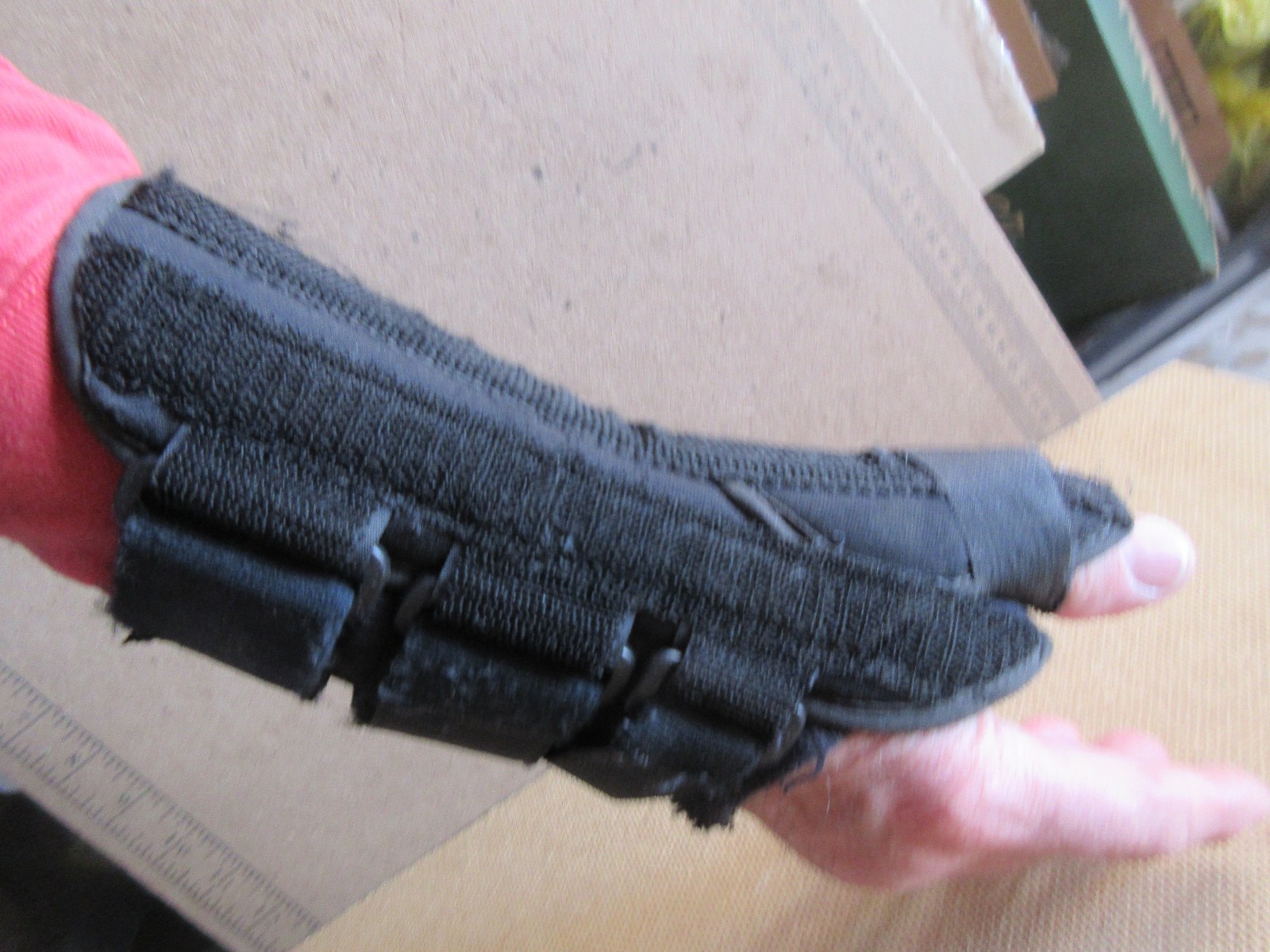 Thumb Spica Brace Medium Right (P357)