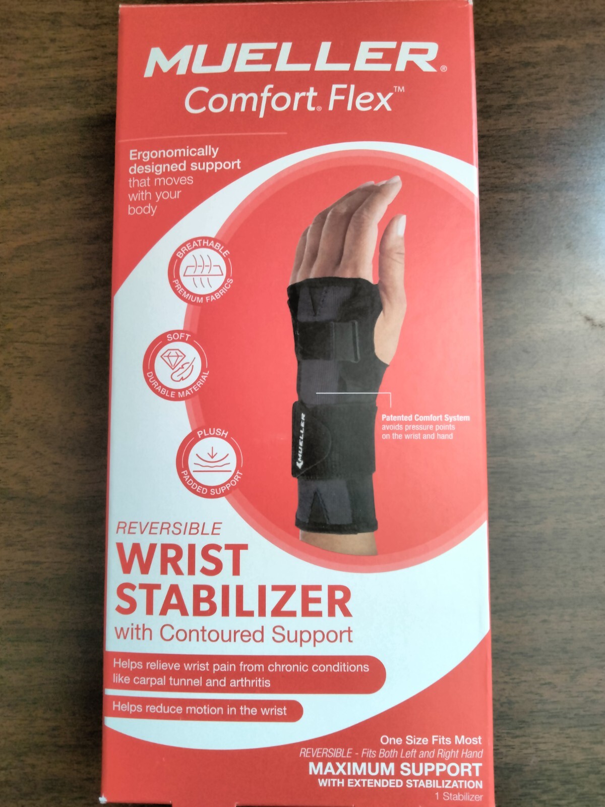 Mueller Wrist Stabilizer Comfort Flex Reversible with Contoured Support