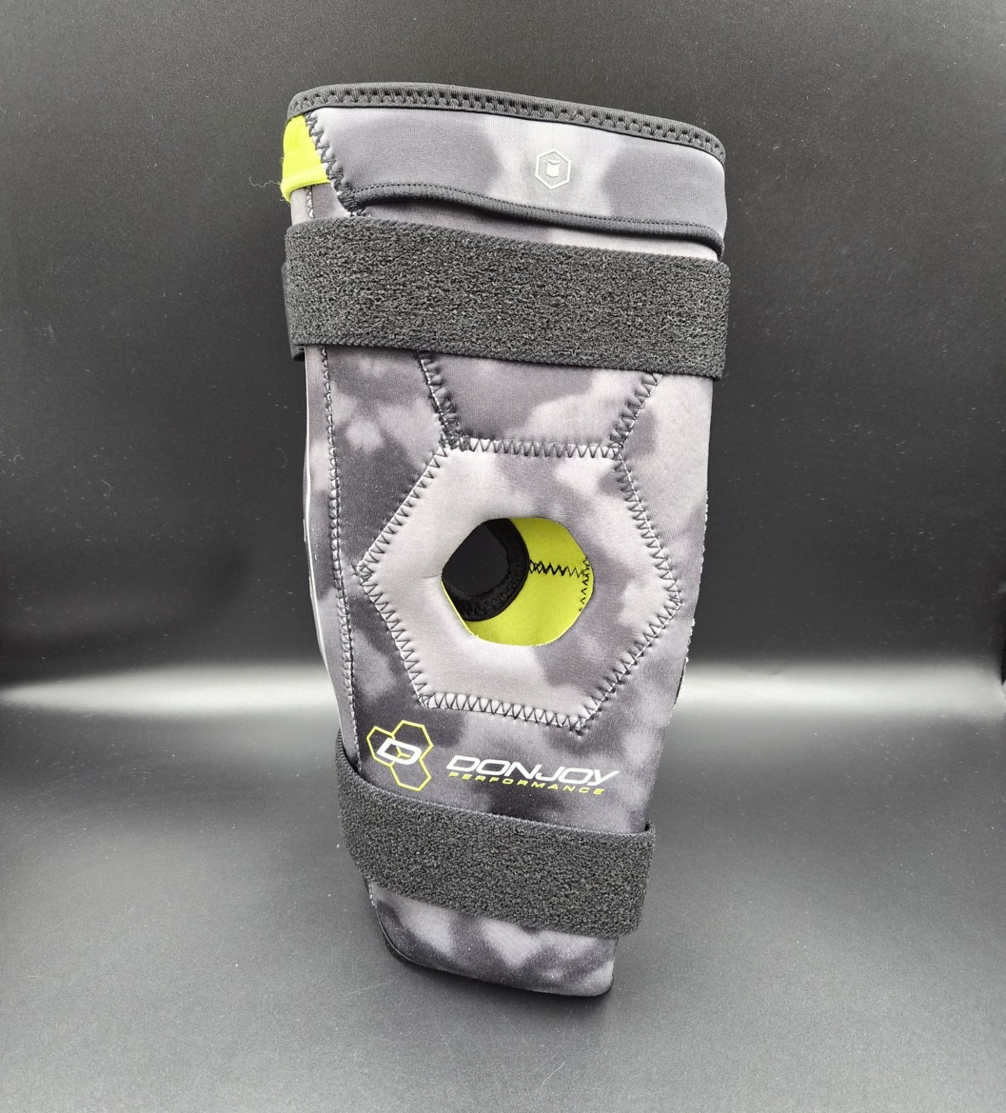 DonJoy Performance Bionic Knee Brace Adjustable Compression Heat Retention Large