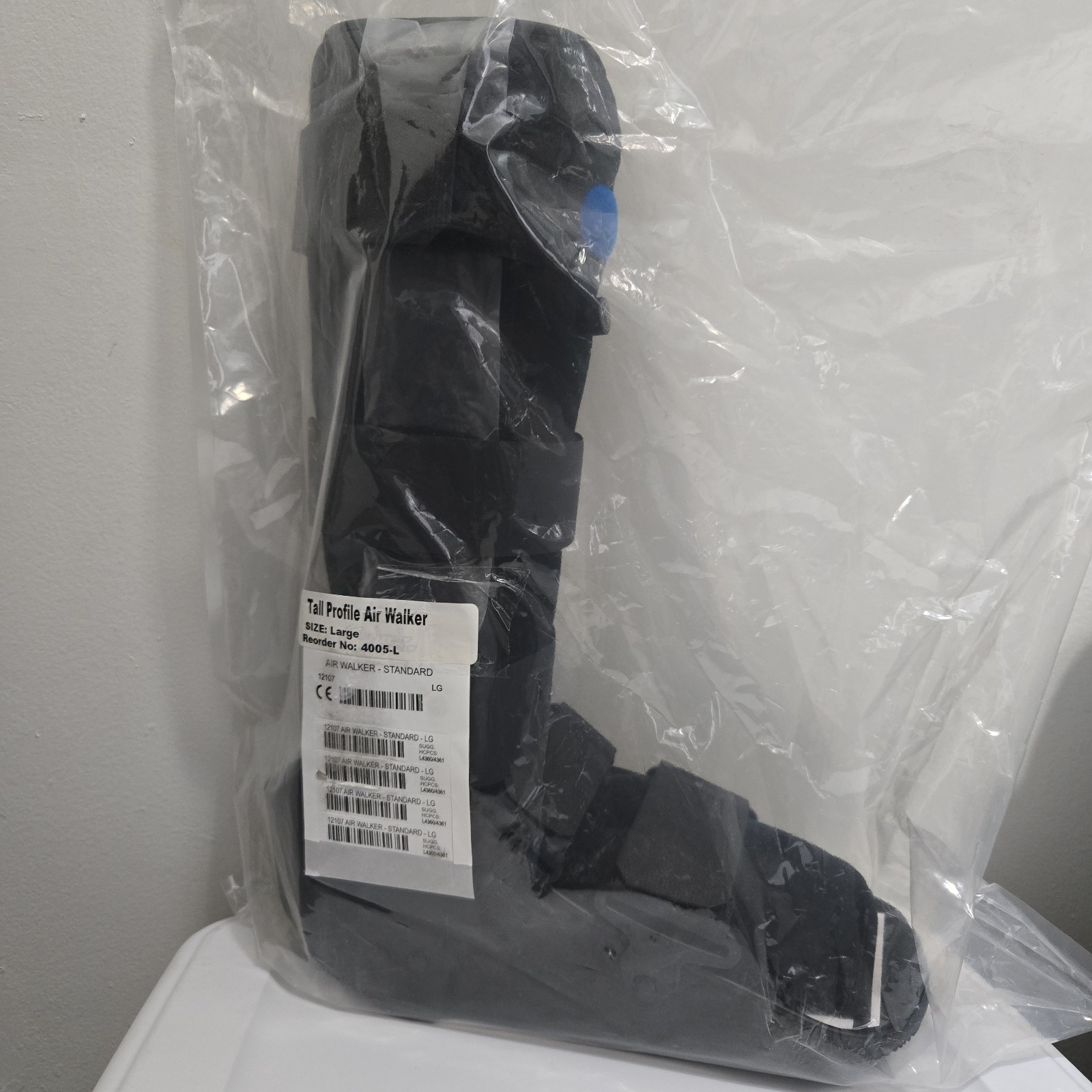 United Ortho Air Walker Standard Boot Large Adjustable Black CE Immobilization