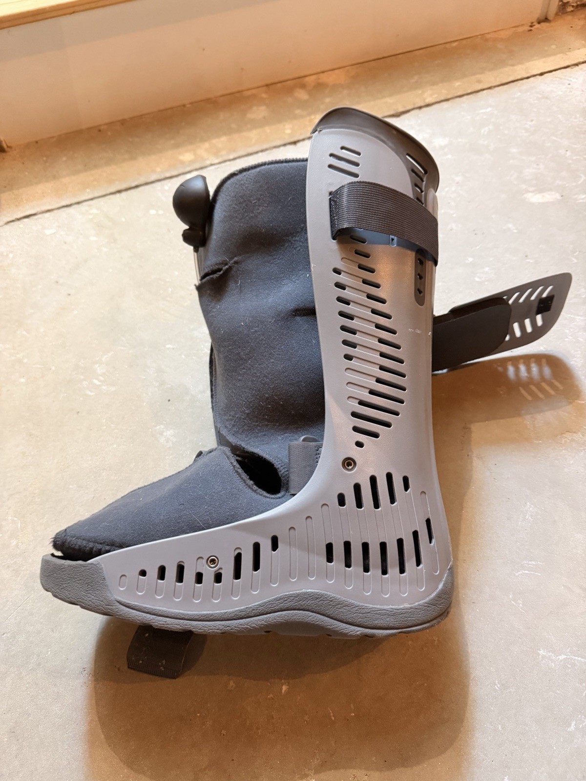 Ossur Rebound Air Walker Boot Large. (Size 10-12 Men’s) Left Foot