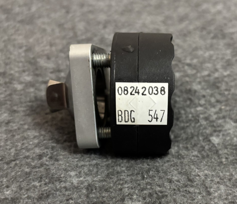 Pediatric 4-hole base with Rotating Pyramid Receiver and standard Push Lock