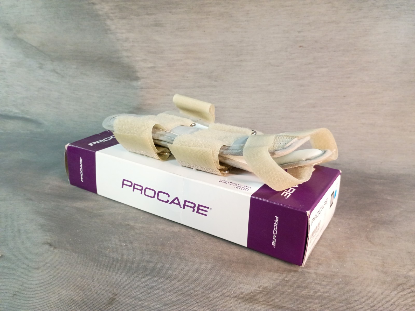 DJO Procare • Universal 10″ Wrist Splint Cock-Up Brace | Vinyl/Foam | Gray |