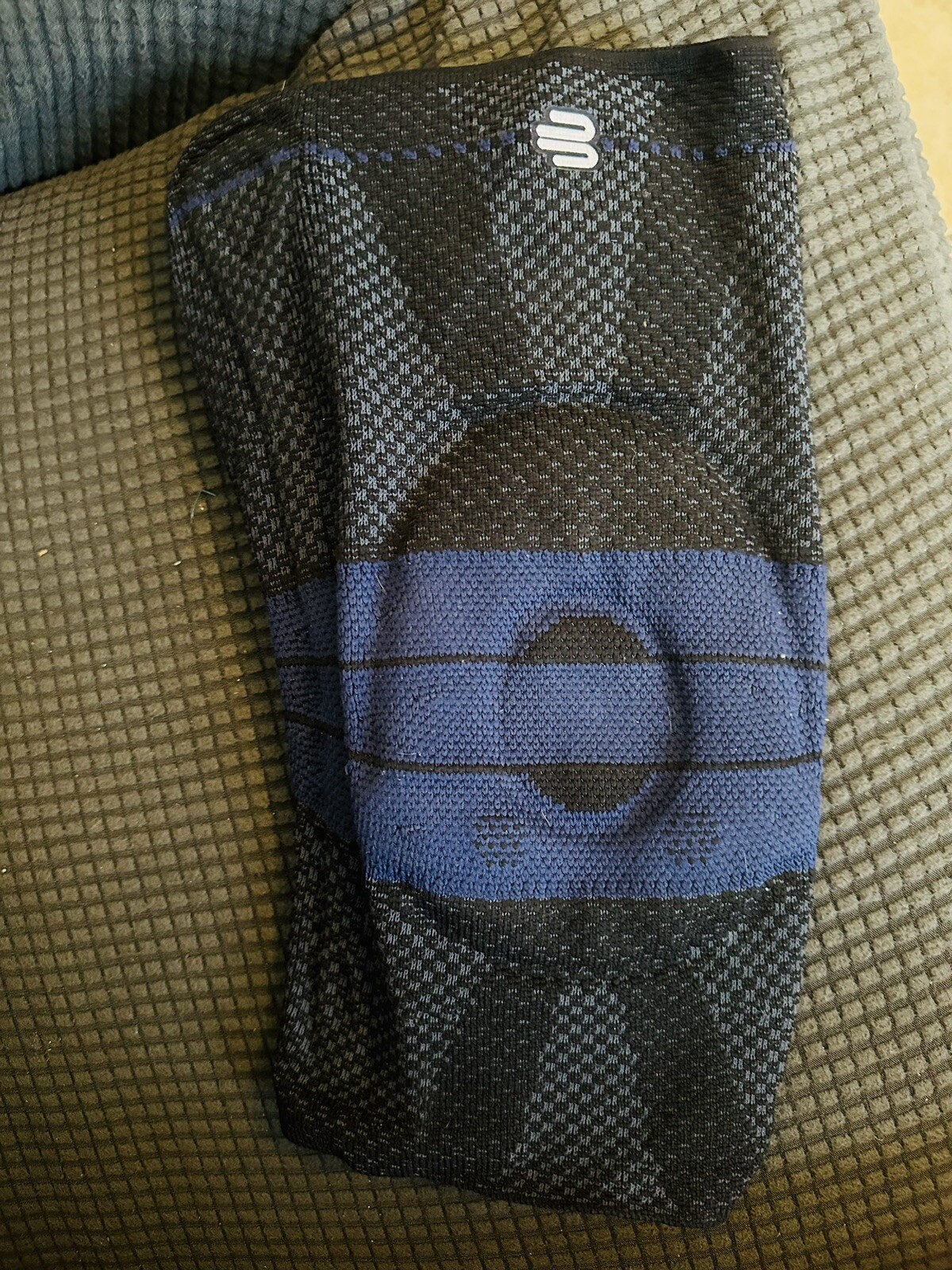 Bauerfeind GenuTrain Size 5 Left Knee Brace XL