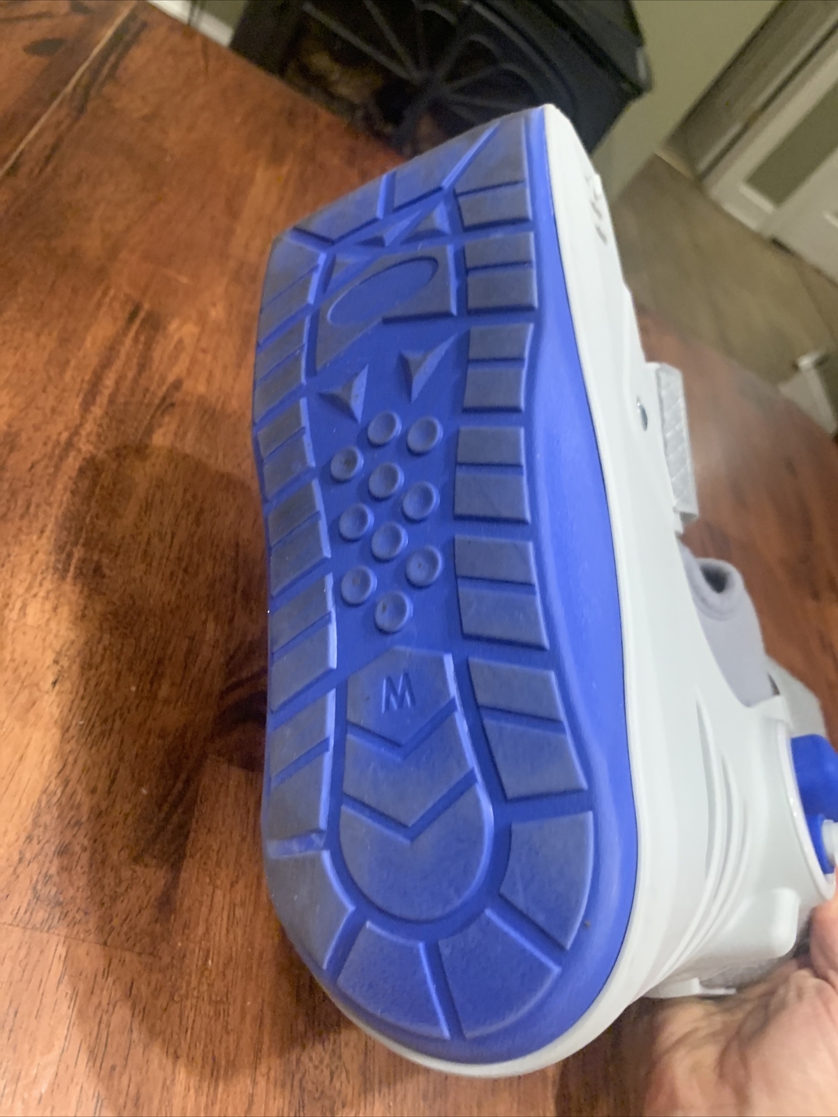 DEROYAL (SMALL) Full Shell Walker 2 Boot W/ Pump Ankle Strain, Sprain Surgery