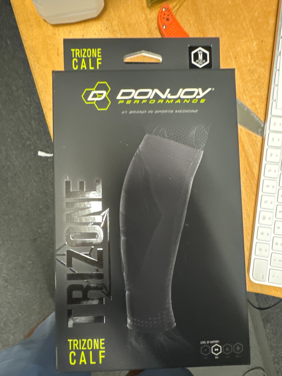 DonJoy Performance TRIZONE Compression for Calf Support Sleeve Black , M Medium