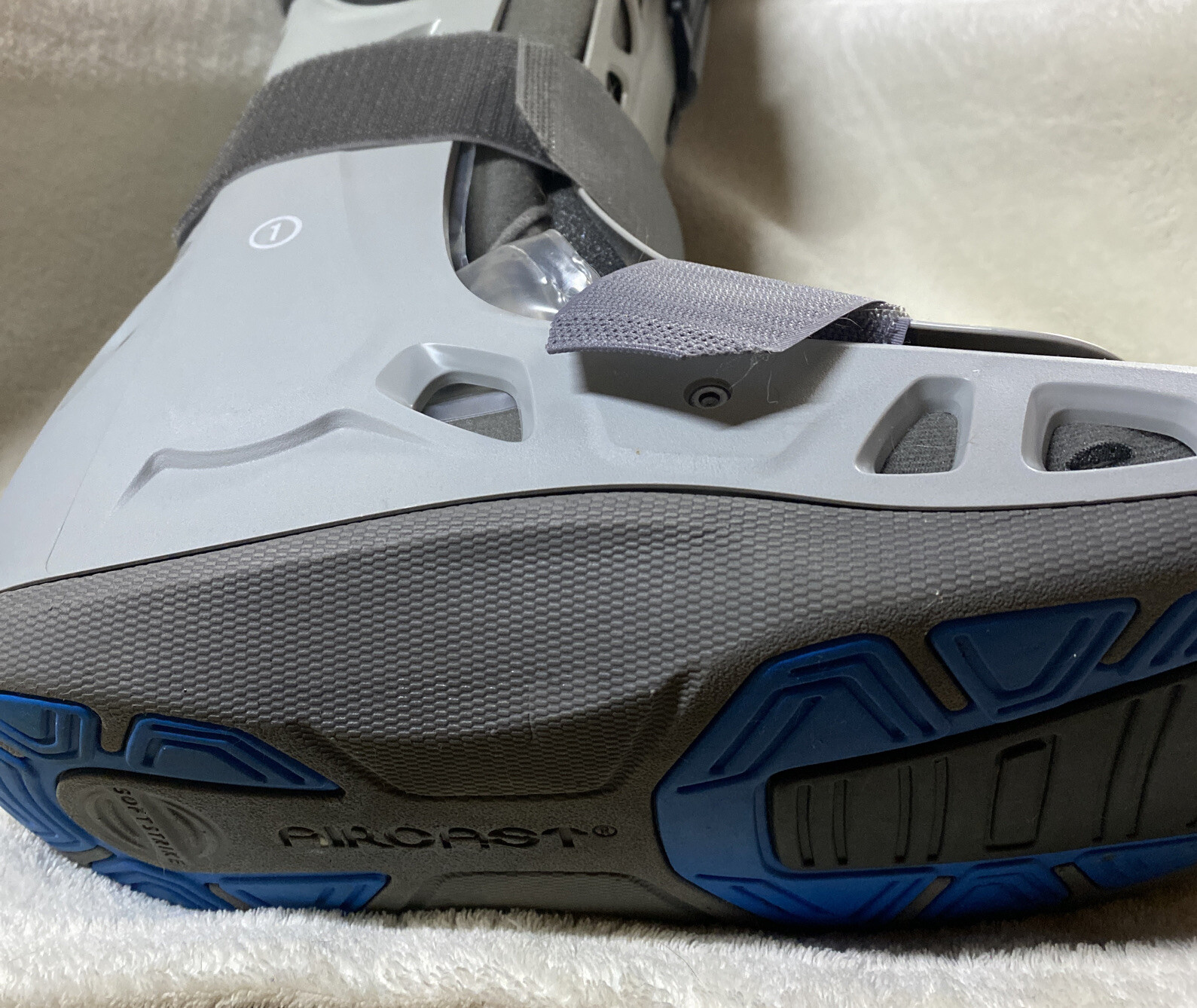 Aircast Airselect Recovery Boot Size Medium Walker Brace Semi Rigid Shell