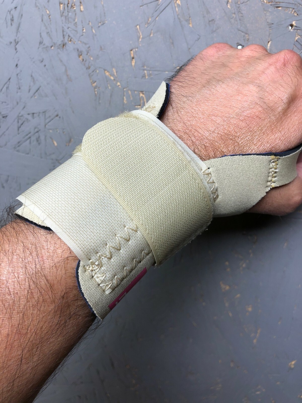 Medi Carpal Tunnel Syndrome Wrist Support w/ Adjustable Strap (Neoprene) SIZES