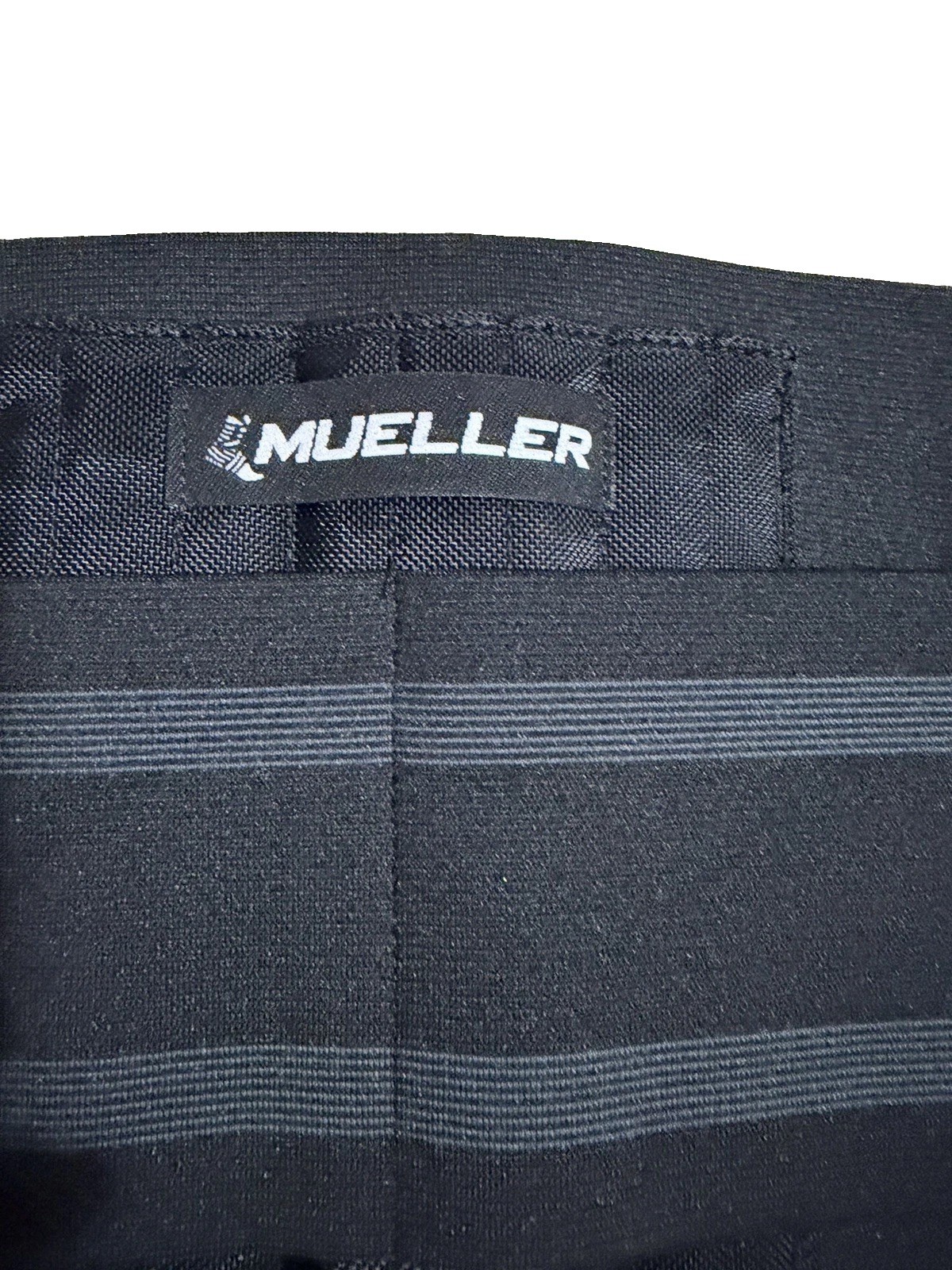 Mueller Adjustable Back Brace Lower Back Support, Black Small (runs small)